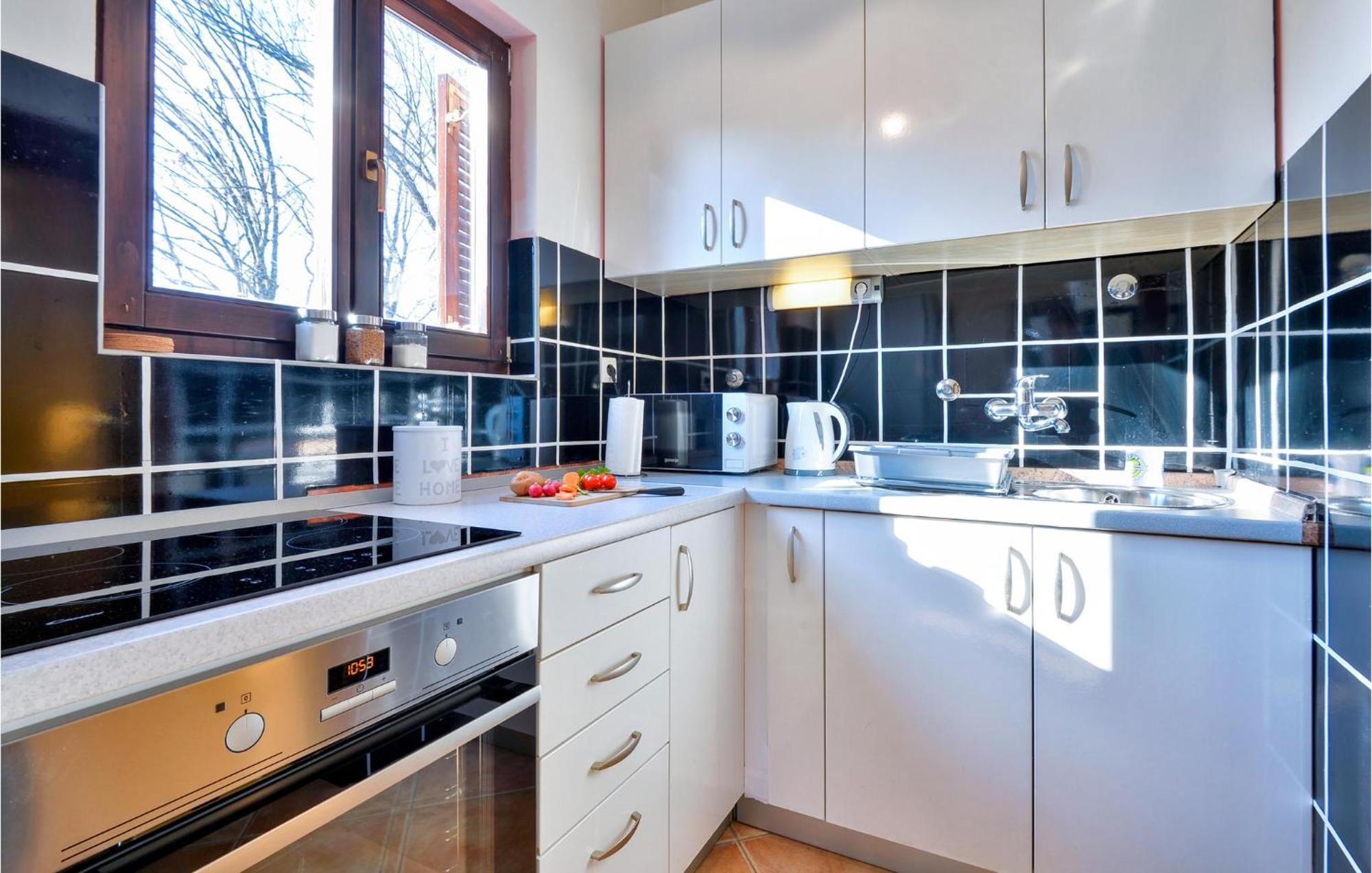 2 Bedroom Gorgeous Home In Gornje Stative Exterior photo