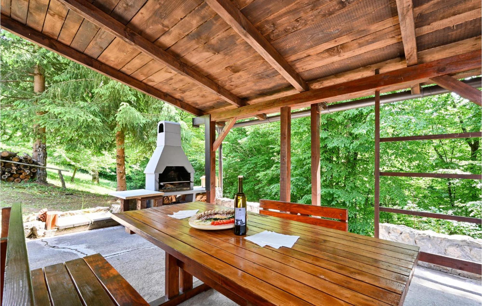 2 Bedroom Gorgeous Home In Gornje Stative Exterior photo